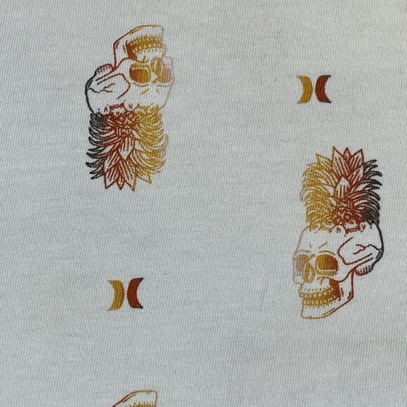 Men's Hurley Pineapple Skulls All Over Print‎ White Short Sleeve T-Shirt Sz Lg - Picture 2 of 8